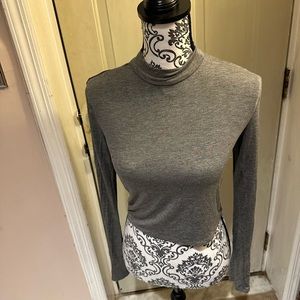 Grey crop top L